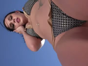 頂級俄羅斯美女藍天白雲泳池唯美寫真